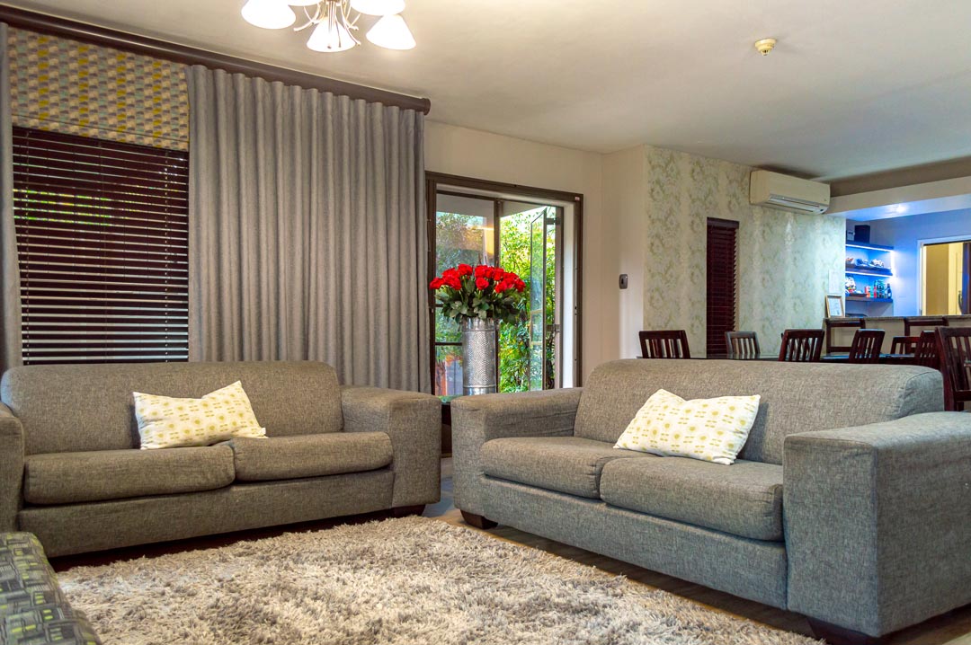 Lounge area in Hydro Guesthouse in Bloemfontein